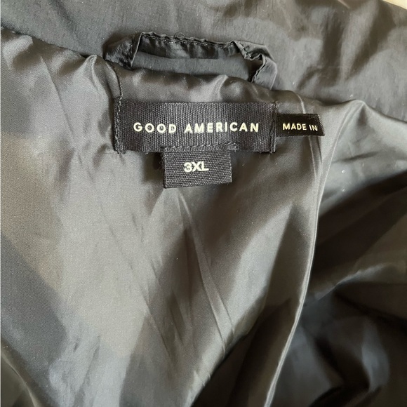 Good American Women’s Black Puffer Winter Coat - Picture 10 of 15